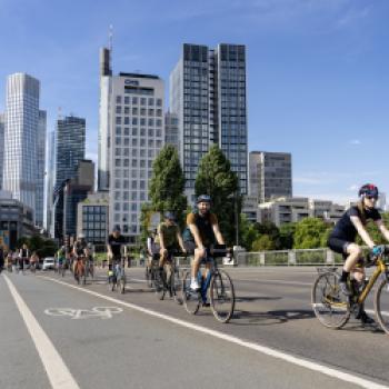 Die Bankenmetropole Frankfurt und die Fahrradbranche haben sich auf der ersten Eurobike in der Stadt am Main sofort ins Herz geschlossen - (c) Eurobike
