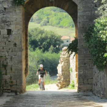 Mit dem Rad auf der Frankenstraße in San Gimignano - (c) Toskana Promozione Turistica 