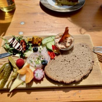Bad Reichenhall: Jenseits von Thermalbad und Saline lockt am Fuße der „Schlafenden Hexe“ eine wildromantische Bergwelt zum Radeln und Mountainbiken - (c) Armin Herb