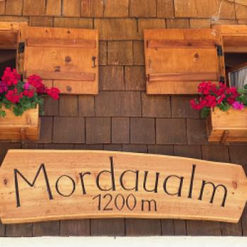 Bad Reichenhall: Jenseits von Thermalbad und Saline lockt am Fuße der „Schlafenden Hexe“ eine wildromantische Bergwelt zum Radeln und Mountainbiken - (c) Armin Herb