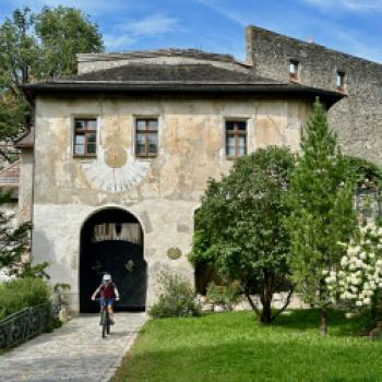 Bad Reichenhall: Jenseits von Thermalbad und Saline lockt am Fuße der „Schlafenden Hexe“ eine wildromantische Bergwelt zum Radeln und Mountainbiken - (c) Armin Herb