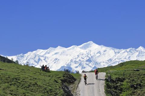 Rocky Reit im Winkl – im Winter ein amtlich verbrieftes Schneeloch, im Sommer eine coole/kolossale E-Bike-Arena für episches/elektrisches Soulbiking – ein echt cooler Topspot für E-Biker ... - (c) Norbert Eisele-Hein