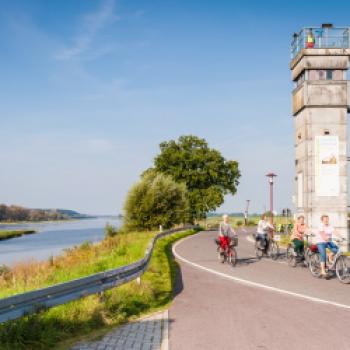 Radler auf dem Elberadweg - (c) Tourismusverband Prignitz - Markus Tiemann