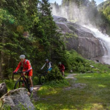 Der Tauernradweg – quer durchs SalzburgerLand sollte unsere Hauptroute werden – mit ein paar Abstechern zu den Hotspots der Biker- und Downhill-Szene - (c) Salzburgerland Tourismus