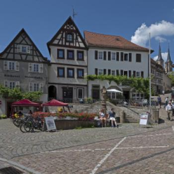 Von Burg zu Burg radeln - Der Löwenbrunnen in der Altstadt von Bad Wimpfen - (c) GK