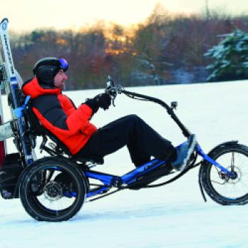 Bei Schnee und Eis mit viel Gepäck oder Anhang unterwegs: Wohl dem, der ein kippsicheres und komfortables Sesselrad wie das Delta tx von HP Velotechnik hat. Da machen Wintersport, Einkaufstour oder Geschenkauslieferung noch mal so viel Spaß - (c) HP Velotechnik