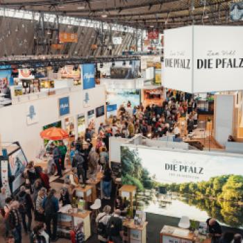 Warum in die Ferne schweifen, wenn das Glück so nah liegt? Der Fokus liegt bei der diesjährigen CMT unter anderem auf dem regionalen Reisen - (c) Landesmesse Stuttgart GmbH & Co. KG
