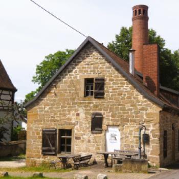 Zwischen Bier und Wein bewegt man sich in den Haßbergen - hier das Brauhaus in Unfinden - (c) Jörg Bornmann