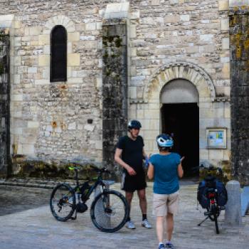 Mit dem E-Bike durch die Auvergne  - Im Inneren Frankreichs schlägt das sanfte Herz der Grande Nation - (c) Flora Jädicke