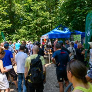 ...kommen zahlreiche Mountainbiker und andere Interessierte - (c) Christine Kroll