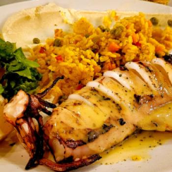 Fast schon exotisch: Radfahren zwischen Blau und Bergen auf der Kykladeninsel Naxos- (c) Lutz Bäucker