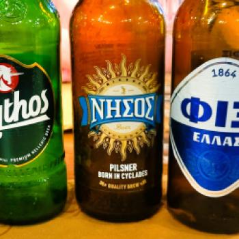 Fast schon exotisch: Radfahren zwischen Blau und Bergen auf der Kykladeninsel Naxos- (c) Lutz Bäucker