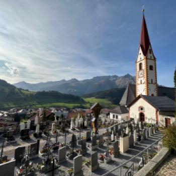 Radeln hoch über dem Reschenpass - hier an der Grenze zu Südtirol und Graubünden kann man Mountainbike-Touren durch die imposante Bergwelt unternehmen - (c) Armin Herb