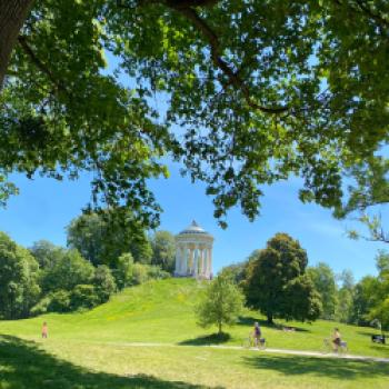 Mit der Rikscha durch Münchens grüne Lunge, der Englische Garten gehört zu den berühmtesten Orten der Stadt - (c) Gabi Dräger