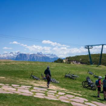 Genussvoll durch die Dolomiten: mit dem E-Bike geht das trotz Höhenmetern, auch für untrainierte Radler - (c) Maren Recken