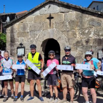 Auf dem Holzweg nach Santiago de Compostela - Radpilgern- der neue Trend auf dem Jakobsweg - (c) Lutz Baeucker