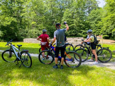 Mit dem E-Bike rund um Bad Nauheim - (c) RIW-Touristik