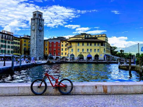 Vom Zentrum von Riva del Garda... - (c) Christine Kroll