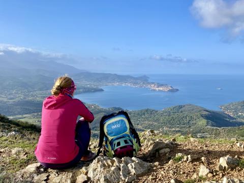 Vom Cima del Monte hat man den besten Blick auf den Hafen von Portoferraio - (c) Christine Kroll